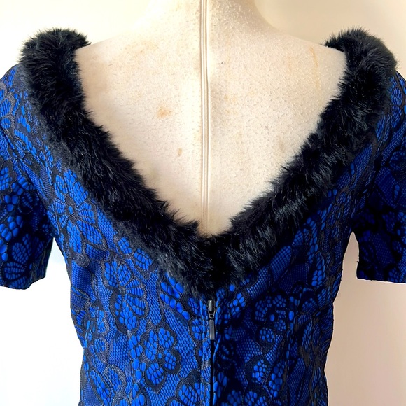 💕Tatyana Cobalt Blue Floral Intarsia w Faux Fur Trim M EUC💕 - Picture 5 of 12
